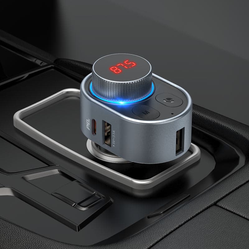 HOCO E72 PD30W Car Charger  With Wireless FM Transmitter view 3