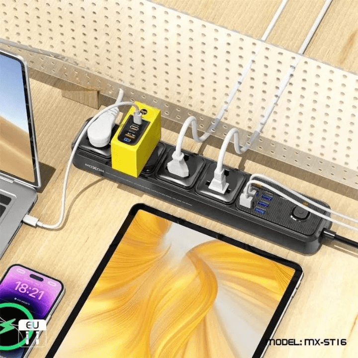 MOXOM MX ST16 7USB + 1PD 2500W Max Outlets 12 In 1 Multiplug Power Strip view 1
