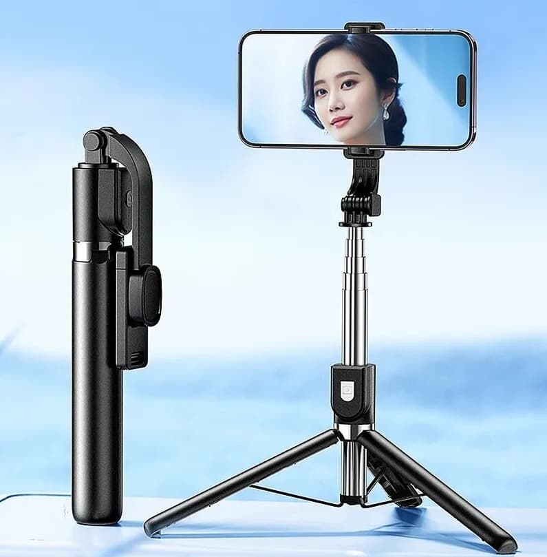 Remax P17 1.3M Selfie Stick Tripod With Wireless Bluetooth Remote Control 360 ° Rotation view 1