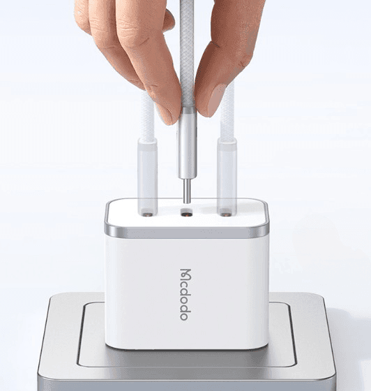 MCDODO CA708 Cab Luma 1.8 Meter 240W USB-C To USB-C Air Cable Data Fast Charging — image 2