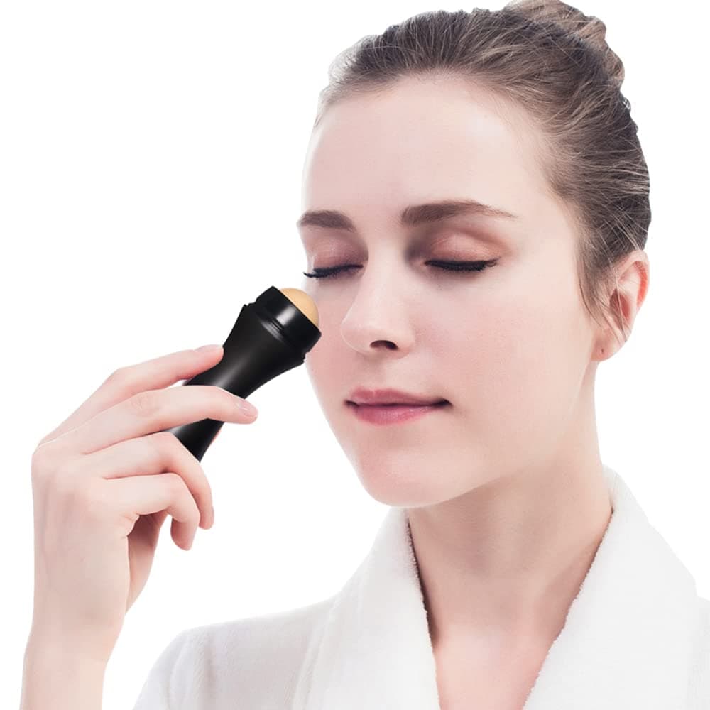 Oil Absorbing Volcano Roller Portable And Reusable Anti Oil Facial Tool Oil Control — image 1